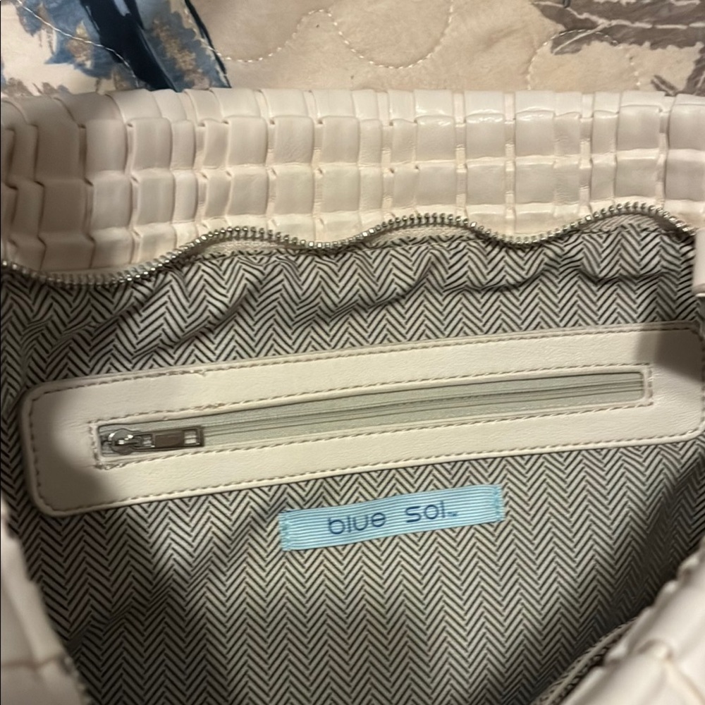 White Grid Pattern Shoulder Bag With Relaxed Desi… - image 5